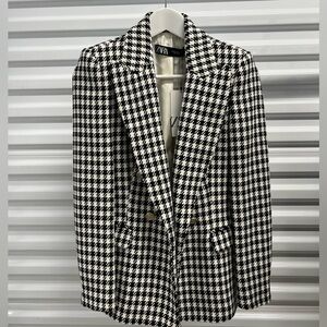 Zara Women’s Houndstooth Blazer